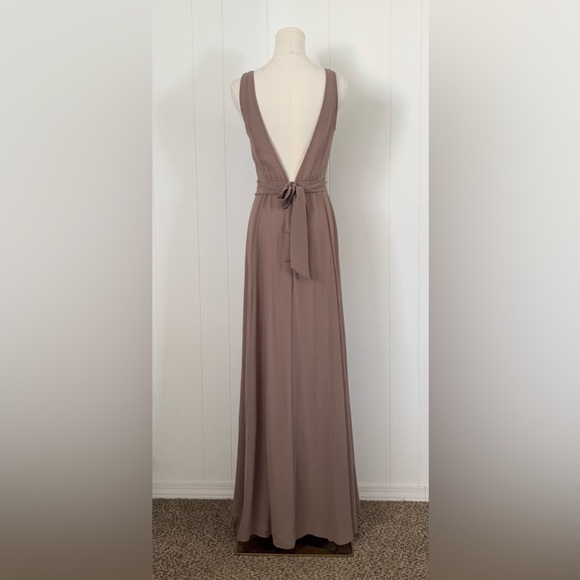 Show Me Your MuMu Jenn Maxi Dress Medium in Dune Chiffon - Picture 7 of 11